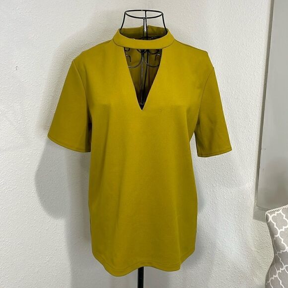 Ann Taylor Cutout Neck Short Sleeve Blouse | yellow | size M - Picture 2 of 8